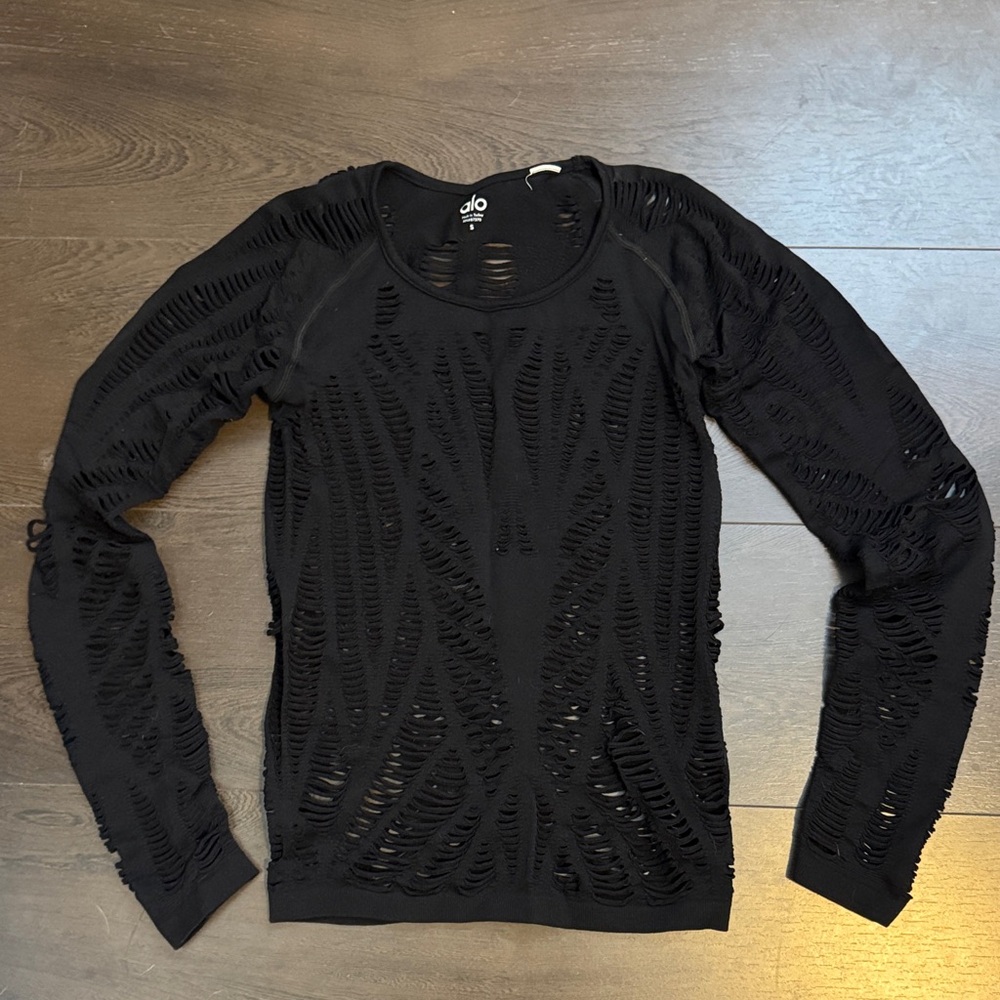 ALO Yoga Wanderer Laser-Cut Long Sleeve - Picture 2 of 4